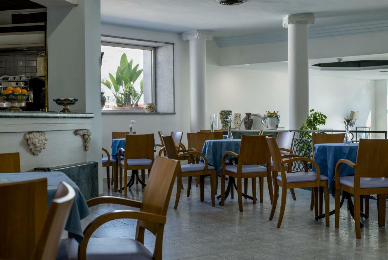 Hotel Panoramic Giardini Naxos Exterior foto